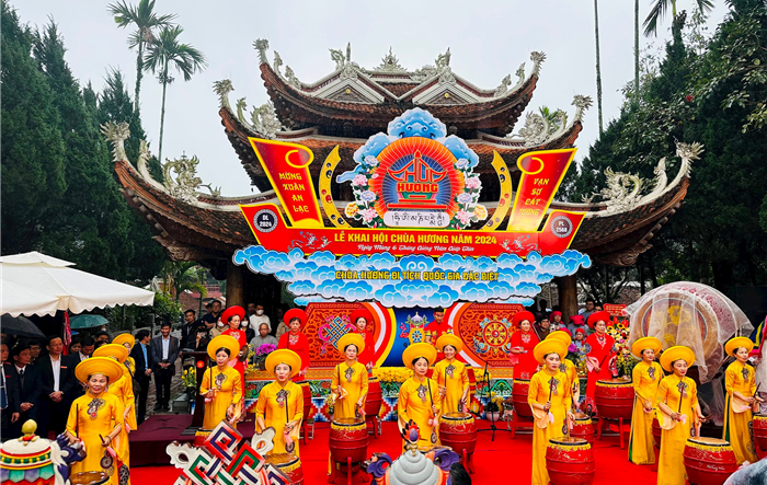Linh thiêng Lễ khai hội chùa Hương Xuân Giáp Thìn 2024