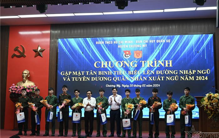 Huyện Chương Mỹ gặp mặt thanh niên nhập ngũ và thanh niên hoàn thanh nghĩa vụ quân sự năm 2024