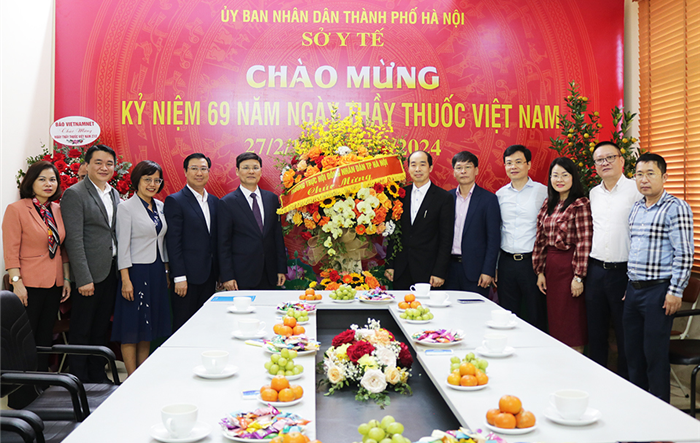 Phó Chủ tịch HĐND thành phố thăm, chúc mừng Sở Y tế Hà Nội