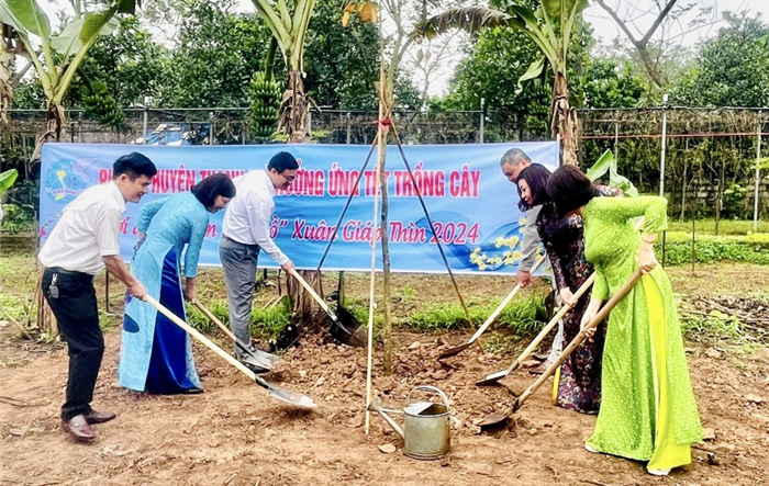 Huyện Thanh Trì: Phát động Tết trồng cây “Phụ nữ vun đắp tương lai” Xuân Giáp Thìn năm 2024