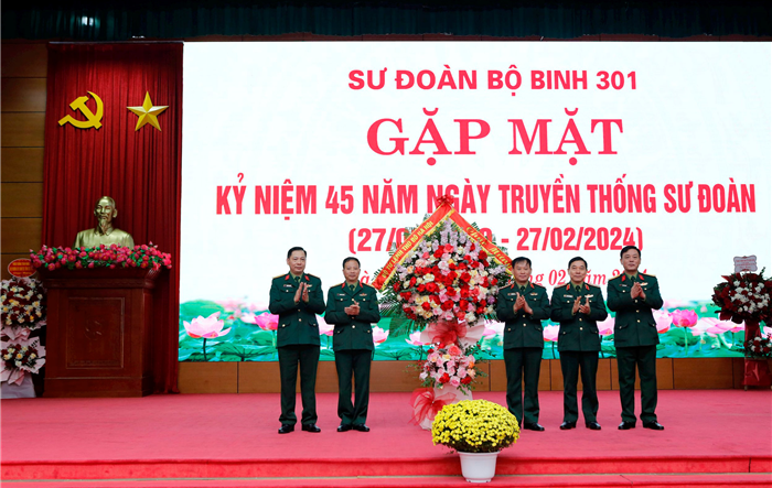 Kỷ niệm 45 năm Ngày truyền thống Sư đoàn Bộ binh 301