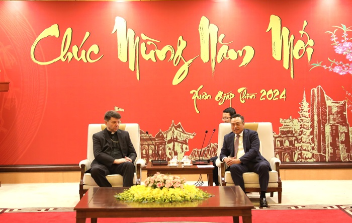 Chủ tịch UBND thành phố Hà Nội Trần Sỹ Thanh tiếp Tổng giám mục Marek Zalewski