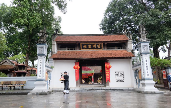 Chuẩn bị dâng hương tưởng niệm 1981 năm Ngày giỗ Hai Bà Trưng tại Phúc Thọ