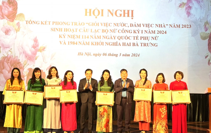 Khen thưởng nhiều tập thể, cá nhân “Giỏi việc nước, đảm việc nhà”