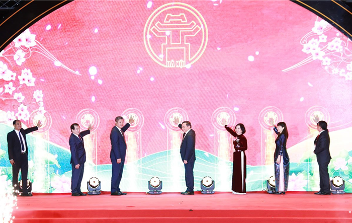 Tưng bừng chương trình “Du lịch Hà Nội chào 2024”