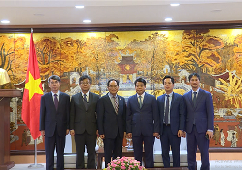 Ngày 14-11, Ủy viên Trung ương Đảng, Phó Bí thư Thành ủy, Chủ tịch UBND thành phố Hà Nội đã tiếp tân Đại sứ đặc mệnh toàn quyền Hàn Quốc tại Việt Nam Park Noh-wan nhân dịp nhận nhiệm kỳ mới tại Việt Nam.