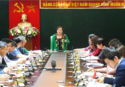 Chiều 22-11, Ban Chỉ đạo Chương trình 04-CTr/TU của Thành ủy Hà Nội về “Phát triển văn hóa - xã hội, nâng cao chất lượng nguồn nhân lực Thủ đô, xây dựng người Hà Nội thanh lịch, văn minh giai đoạn 2016-2020” họp triển khai kế hoạch tổng kết 5 năm thực hiện Chương trình. Đồng chí Nguyễn Thị Bích Ngọc, Phó Bí thư Thành ủy, Chủ tịch HĐND thành phố, Trưởng ban Chỉ đạo dự Hội nghị.
