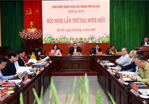 Ngày 23-11, tại trụ sở Thành ủy Hà Nội (số 219, đường Trần Phú, quận Hà Đông), Ban Chấp hành Đảng bộ thành phố Hà Nội đã tiến hành Hội nghị lần thứ hai mươi mốt thảo luận, cho ý kiến về một số nội dung quan trọng.
