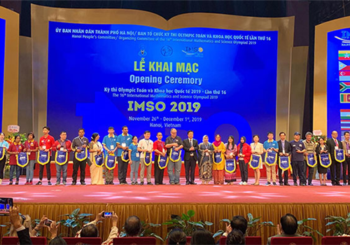 Ngày 27-11, tại Hà Nội, Lễ khai mạc kỳ thi Olympic toán học và khoa học quốc tế 2019 dành cho học sinh tiểu học dưới 13 tuổi lần thứ XVI năm 2019 (IMSO 2019) đã được tổ chức trang trọng. Ủy viên Bộ Chính trị, Bí thư Thành ủy Hà Nội Hoàng Trung Hải tới dự Lễ khai mạc.