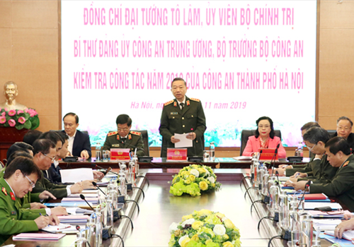 Ngày 29-11, Đoàn kiểm tra Bộ Công an do Đại tướng Tô Lâm, Ủy viên Bộ Chính trị, Bí thư Đảng ủy Công an Trung ương, Bộ trưởng Bộ Công an làm Trưởng đoàn đã đến kiểm tra công tác năm 2019 của Công an thành phố Hà Nội