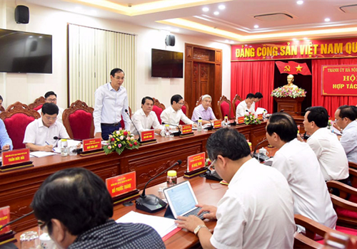 Chiều 6-11,  Ban Thường  vụ Thành ủy Hà Nội  và Ban Thường vụ tỉnh ủy Gia Lai tổ chức Hội nghị hợp tác  phát triển nhằm đánh giá tình hình, kết quả hợp tác giữa hai địa phương thời gian qua, xác định nội dung, phương hướng thúc đẩy hợp tác thời gian tới.
