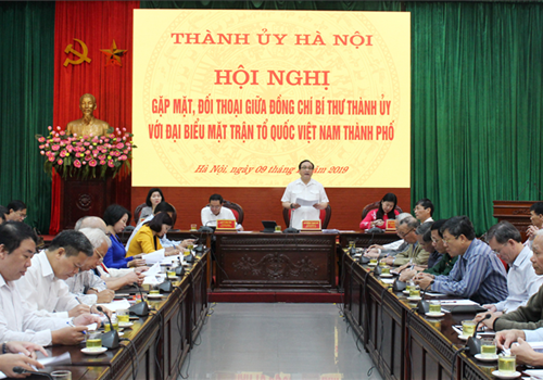 Sáng 9-11, tại trụ sở Thành ủy Hà Nội (số 219 Trần Phú, quận Hà Đông), đồng chí Hoàng Trung Hải, Ủy viên Bộ Chính trị, Bí thư Thành ủy, Trưởng đoàn đại biểu Quốc hội thành phố Hà Nội đã chủ trì Hội nghị đối thoại giữa lãnh đạo Thành phố với đại biểu Mặt trận Tổ quốc Việt Nam Thành phố.