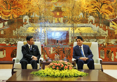 Chiều 10-12, Ủy viên Trung ương Đảng, Phó Bí thư Thành ủy, Chủ tịch UBND thành phố Hà Nội Nguyễn Đức Chung đã tiếp lãnh đạo Tập đoàn BRG và Tập đoàn Sumitomo.