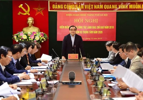 Ngày 17-12, Đảng đoàn HĐND thành phố Hà Nội đã kiểm điểm kết quả công tác lãnh đạo, chỉ đạo năm 2019 và phương hướng, nhiệm vụ trọng tâm năm 2020. Đến dự có các đồng chí: Hoàng Trung Hải, Ủy viên Bộ Chính trị, Bí thư Thành ủy Hà Nội; Nguyễn Thị Bích Ngọc, Phó Bí thư Thành ủy, Chủ tịch HĐND Thành phố; các Ủy viên Ban Thường vụ Thành ủy: Vũ Đức Bảo, Trưởng ban Tổ chức Thành ủy; Nguyễn Ngọc Tuấn, Phó Chủ tịch Thường trực HĐND Thành phố; Nguyễn Văn Sửu, Phó Chủ tịch Thường trực UBND Thành phố.