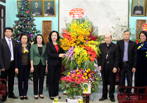 Chiều 18-12, nhân dịp mùa Giáng sinh 2019, đồng chí Ngô Thị Thanh Hằng, Ủy viên Trung ương Đảng, Phó Bí thư Thường trực Thành ủy Hà Nội đã tới thăm và chúc mừng Giám mục Vũ Tất cùng các vị chức sắc, tu sĩ Tòa Giám mục Hưng Hóa (phường Lê Lợi, thị xã Sơn Tây, Hà Nội).


