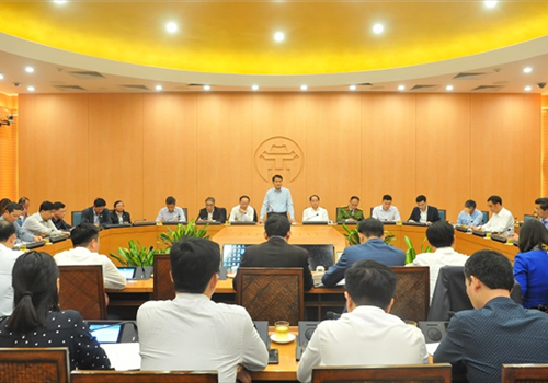 Ngày 18-12, Ủy viên Trung ương Đảng, Phó Bí thư Thành ủy, Chủ tịch UBND thành phố Hà Nội Nguyễn Đức Chung chủ trì phiên họp đôn đốc công việc Thành phố triển khai trong thời gian qua về bảo vệ môi trường trên địa bàn Thành phố.
