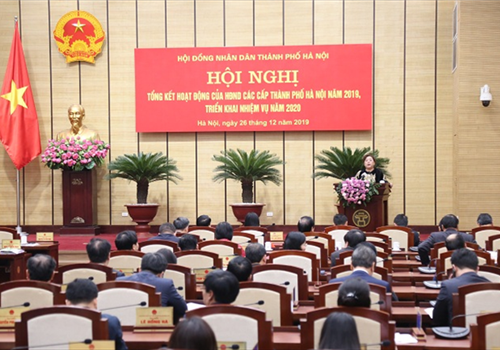 Ngày 26-12, HĐND thành phố Hà Nội tổ chức Hội nghị tổng kết hoạt động HĐND Thành phố các cấp năm 2019, triển khai nhiệm vụ năm 2020. Dự Hội nghị có các đồng chí: Ủy viên Trung ương Đảng, Phó Bí thư Thành ủy, Chủ tịch UBND Thành phố Nguyễn Đức Chung; Phó Bí thư Thành ủy, Chủ tịch HĐND Thành phố Nguyễn Thị Bích Ngọc; Ủy viên Ban Thường vụ Thành ủy, Phó Chủ tịch Ủy ban Trung ương MTTQ Việt Nam không chuyên trách, Chủ tịch Ủy ban MTTQ Việt Nam Thành phố Nguyễn Lan Hương; Ủy viên Ban Thường vụ Thành ủy, Phó Chủ tịch Thường trực HĐND Thành phố Nguyễn Ngọc Tuấn; Phó Chủ tịch HĐND Thành phố Phùng Thị Hồng Hà; các đại biểu HĐND Thành phố, thường trực HĐND các quận, huyện, thị xã.