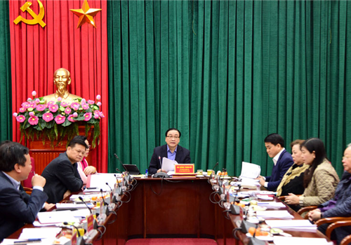 Sáng 28-12, Tiểu ban Văn kiện Đại hội Đảng bộ thành phố Hà Nội lần thứ XVII tiến hành Hội nghị lần thứ tư để xem xét, cho ý kiến Dự thảo lần 1 Báo cáo Chính trị. Đồng chí Hoàng Trung Hải, Ủy viên Bộ Chính trị, Bí thư Thành ủy, Trưởng đoàn đại biểu Quốc hội Thành phố, Trưởng Tiểu ban Văn Kiện Đại hội Đảng bộ Thành phố lần thứ XVII chủ trì Hội nghị. Tham dự có các thành viên Tiểu ban, trong đó có: Ủy viên Trung ương Đảng, Phó Bí thư Thường trực Thành ủy Ngô Thị Thanh Hằng, Trưởng ban Biên tập Văn kiện Đại hội Đảng bộ Thành phố lần thứ XVII; Ủy viên Trung ương Đảng, Phó Bí thư Thành ủy, Chủ tịch UBND Thành phố Nguyễn Đức Chung; Phó Bí thư Thành ủy, Chủ tịch HĐND Thành phố Nguyễn Thị Bích Ngọc.   