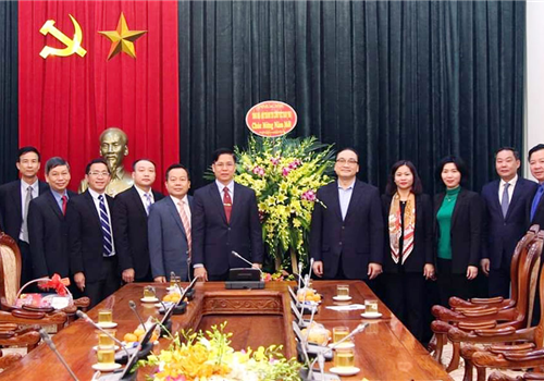 Chiều 14-01, đồng chí Hoàng Trung Hải, Ủy viên Bộ Chính trị, Bí thư Thành ủy, Trưởng đoàn đại biểu Quốc hội thành phố Hà Nội chủ trì tiếp đoàn đại biểu Thường trực Ban Trị sự Tổng hội Hội thánh Tin lành Việt Nam (miền Bắc) do mục sư Nguyễn Hữu Mạc, Hội trưởng Tổng hội làm Trưởng đoàn đến thăm, chúc Tết Đảng bộ Thành phố.