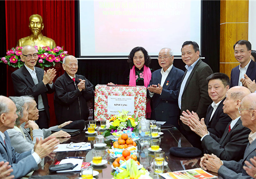 Chiều 15-01, Phó Bí thư Thường trực Thành ủy Ngô Thị Thanh Hằng đã tới thăm, chúc Tết Ban liên lạc Chiến sĩ cách mạng bị địch bắt tù đày thành phố Hà Nội. Cùng đi có Ủy viên Ban Thường vụ Thành ủy, Trưởng ban Tuyên giáo Thành ủy Nguyễn Văn Phong.