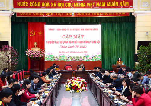 Ngày 16-01, nhân dịp đón Tết nguyên đán Canh Tý 2020, Thành ủy, HĐND, UBND, Ủy ban Mặt trận Tổ quốc Việt Nam thành phố Hà Nội đã tổ chức gặp mặt với đại biểu các cơ quan quản lý, các cơ quan báo chí Trung ương và Thành phố. Chủ trì buổi gặp mặt có các đồng chí: Ngô Thị Thanh Hằng, Ủy viên Trung ương Đảng, Phó Bí thư Thường trực Thành ủy; Nguyễn Thị Bích Ngọc, Phó Bí thư Thành ủy, Chủ tịch HĐND Thành phố; Nguyễn Văn Phong, Ủy viên Ban Thường vụ Thành ủy, Trưởng ban Tuyên giáo Thành ủy; Ngô Văn Quý, Phó Chủ tịch UBND Thành phố. Tham dự buổi gặp có Phó Chủ tịch Thường trực Hội Nhà báo Việt Nam Hồ Quang Lợi; Phó Tổng Giám đốc Thông tấn xã Việt Nam Lê Quốc Minh; lãnh đạo, phóng viên, biên tập viên các cơ quan báo chí Trung ương và thành phố Hà Nội. 