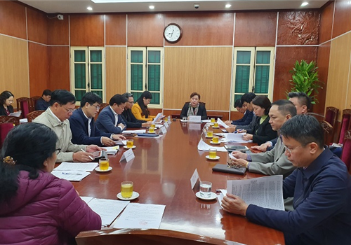 Thực hiện quy chế tiếp công dân của Thường trực HĐND và đại biểu HĐND thành phố Hà Nội, nhiệm kỳ 2016-2021, sáng 31-12, Phó Bí thư Thành ủy, Chủ tịch HĐND thành phố Hà Nội Nguyễn Thị Bích Ngọc đã chủ trì buổi tiếp công dân để giải quyết vụ việc theo đơn. Cùng dự có các Ủy viên Ban Thường vụ Thành ủy Hà Nội: Phó Chủ tịch Ủy ban Trung ương MTTQ Việt Nam không chuyên trách, Chủ tịch Ủy ban MTTQ Việt Nam Thành phố Nguyễn Lan Hương; Phó Chủ tịch UBND Thành phố Nguyễn Quốc Hùng; đại diện lãnh đạo một số sở, ngành của Thành phố, quận Cầu Giấy và phường Dịch Vọng Hậu.