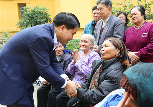 Chiều 21-01, nhân dịp Tết Nguyên đán Canh Tý năm 2020, Ủy viên Trung ương Đảng, Phó Bí thư Thành ủy, Chủ tịch UBND thành phố Hà Nội Nguyễn Đức Chung đã đến thăm, chúc Tết các linh mục và tặng 110 suất quà cho các hộ gia đình giáo dân, Nhân dân có hoàn cảnh khó khăn ở Giáo xứ Thái Hà và Giáo xứ Cửa Bắc.
