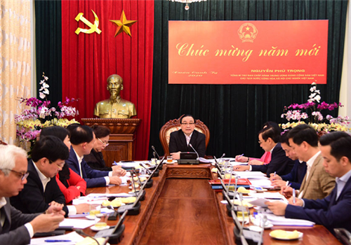 Chiều 30-01, chủ trì cuộc họp Thường trực Thành ủy đánh giá tình hình kết quả công tác phục vụ tổ chức cho Nhân dân đón Tết Canh Tý 2020 và công tác phòng, chống dịch viêm phổi do virut corona, đồng chí Hoàng Trung Hải, Ủy viên Bộ Chính trị, Bí thư Thành ủy đánh giá cao tinh thần chủ động, vào cuộc trách nhiệm của các ngành, các cấp, các địa phương đảm bảo cho Nhân dân đón Tết vui tươi, phấn khởi, bình yên. Đồng thời, đề nghị đội ngũ cán bộ công chức viên chức Thủ đô, nêu cao ý thức kỷ cương hành chính ngay từ những ngày làm việc đầu tiên của năm mới 2020.
