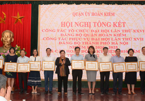 Chiều 23-10, Ban Thường vụ Quận ủy Hoàn Kiếm đã tổ chức Hội nghị tổng kết công tác tổ chức Đại hội lần thứ XXVI Đảng bộ quận Hoàn Kiếm; công tác phục vụ Đại hội đại biểu lần thứ XVII (nhiệm kỳ 2020-2025) Đảng bộ thành phố Hà Nội và các hoạt động kỷ niệm 1010 năm Thăng Long - Hà Nội. Nguyên Phó Bí thư Thành uỷ, Chủ tịch HĐND thành phố Hà Nội Nguyễn Thị Bích Ngọc tham dự.