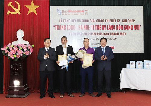 Chiều 23-10, Báo Hànộimới tổ chức Lễ tổng kết và trao giải cuộc thi viết ký, ghi chép "Thăng Long - Hà Nội: 11 thế kỷ lắng hồn sông núi" trên các ấn phẩm của Báo Hànộimới sau gần một năm phát động. Dự Lễ tổng kết và trao giải có Phó Bí thư Thành ủy, Trưởng ban Tuyên giáo Thành ủy Hà Nội Nguyễn Văn Phong
