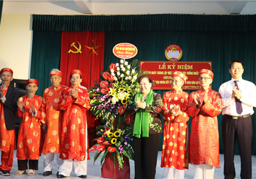 Tối 09-11, Chủ tịch HĐND thành phố Hà Nội Nguyễn Thị Bích Ngọc đã dự Ngày hội Đại đoàn kết toàn dân tộc kỷ niệm 90 năm Ngày truyền thống Mặt trận Tổ quốc Việt Nam (18/11/1930-18/11/2020) cùng nhân dân Tổ dân phố số 1 phường Đồng Mai, quận Hà Đông, Hà Nội.