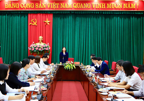 Sáng 13-11, Phó Bí thư Thường trực Thành ủy Nguyễn Thị Tuyến đã làm việc với Ban Thường vụ Đảng ủy Khối các cơ quan thành phố Hà Nội nhằm đánh giá kết quả thực hiện nhiệm vụ 10 tháng năm 2020 và triển khai nhiệm vụ những tháng cuối năm 2020. Tham dự buổi làm việc có Ủy viên Ban Thường vụ Thành ủy, Trưởng ban Nội chính Thành ủy Nguyễn Quang Đức; đại diện lãnh đạo Ban Tổ chức Thành ủy và Văn phòng Thành ủy.