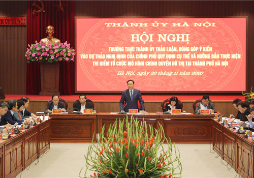 Chiều 20-11, Thường trực Thành ủy Hà Nội tổ chức hội nghị thảo luận, góp ý kiến vào dự thảo Nghị định của Chính phủ quy định cụ thể và hướng dẫn thực hiện thí điểm tổ chức mô hình chính quyền đô thị tại thành phố Hà Nội. Chủ trì Hội nghị có các đồng chí: Vương Đình Huệ, Ủy viên Bộ Chính trị, Bí thư Thành ủy, Trưởng đoàn đại biểu Quốc hội Thành phố; Chu Ngọc Anh, Ủy viên Trung ương Đảng, Phó Bí thư Thành ủy, Chủ tịch UBND Thành phố; Nguyễn Thị Tuyến, Phó Bí thư Thường trực Thành ủy; Nguyễn Văn Phong, Phó Bí thư Thành ủy; Nguyễn Ngọc Tuấn, Phó Bí thư Thành ủy, Phó Chủ tịch Thường trực HĐND Thành phố.