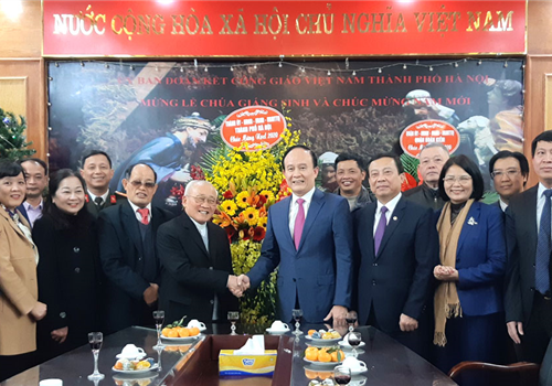 Đoàn đại biểu Thành uỷ - HĐND - UBND - Uỷ ban MTTQ Thành phố do Phó Bí thư Thành ủy, Chủ tịch HĐND thành phố Hà Nội Nguyễn Ngọc Tuấn làm Trưởng đoàn đã đến thăm, chúc mừng và tặng quà Ủy ban Đoàn kết Công giáo Việt Nam thành phố Hà Nội nhân dịp Lễ Giáng sinh 2020 và chuẩn bị đón năm mới 2021.
