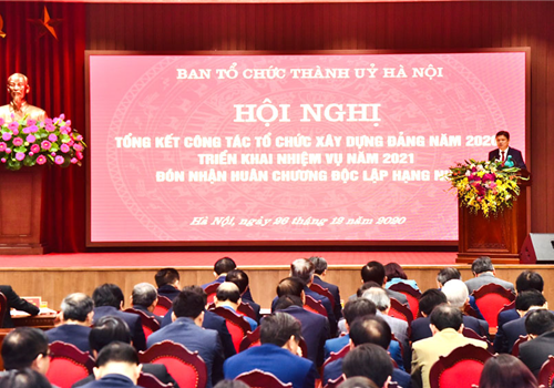 Sáng 26-12, Ban Tổ chức Thành ủy Hà Nội tổ chức Hội nghị tổng kết công tác tổ chức xây dựng Đảng năm 2020, triển khai nhiệm vụ năm 2021 và đón nhận Huân chương Độc lập hạng Nhì. Đồng chí Vương Đình Huệ, Ủy viên Bộ Chính trị, Bí thư Thành ủy, Trưởng đoàn đại biểu Quốc hội thành phố Hà Nội tới dự và chỉ đạo. Dự Hội nghị có các đồng chí: Ủy viên Trung ương Đảng, Phó Trưởng ban Tổ chức Trung ương Nguyễn Quang Dương; Ủy viên Trung ương Đảng, Phó Bí thư Thành ủy, Chủ tịch UBND thành phố Hà Nội Chu Ngọc Anh; Ủy viên Trung ương Đảng, Phó Bí thư Thường trực Thành ủy Hà Nội khóa XVI, theo dõi hướng dẫn Đảng bộ thành phố Hà Nội Ngô Thị Thanh Hằng; Phó Bí thư Thường trực Thành ủy Hà Nội Nguyễn Thị Tuyến; Phó Bí thư Thành ủy Hà Nội Nguyễn Văn Phong; Phó Bí thư Thành ủy Hà Nội khóa XVI Đào Đức Toàn.