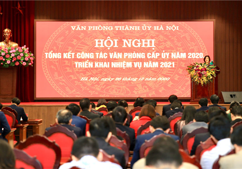 Chiều 26-12, Văn phòng Thành ủy Hà Nội tổ chức Hội nghị tổng kết công tác văn phòng cấp ủy của Đảng bộ thành phố năm 2020, triển khai nhiệm vụ năm 2021. Dự Hội nghị có các đồng chí: Ủy viên Trung ương Đảng, Phó Bí thư Thường trực Thành ủy khóa XVI, theo dõi hướng dẫn Đảng bộ thành phố Hà Nội Ngô Thị Thanh Hằng; Phó Bí thư Thường trực Thành Nguyễn Thị Tuyến; Ủy viên Ban Thường vụ Thành ủy, Trưởng ban Nội chính Thành ủy Nguyễn Quang Đức.