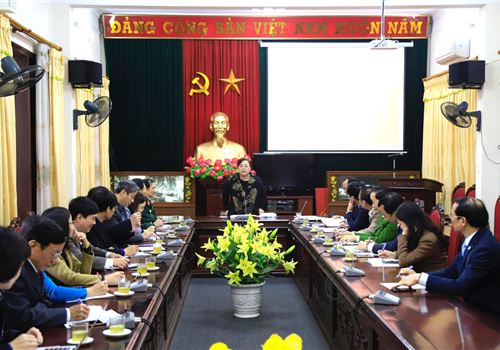 Sáng 11-02, Phó Bí thư Thành ủy, Chủ tịch HĐND thành phố Hà Nội Nguyễn Thị Bích Ngọc đã làm việc với huyện Đan Phượng, nghe báo cáo nhanh về công tác sản xuất vụ xuân; phòng, chống dịch bệnh viêm đường hô hấp cấp do chủng mới của vi rút corona (nCoV) và chuẩn bị Đại hội Đảng các cấp.