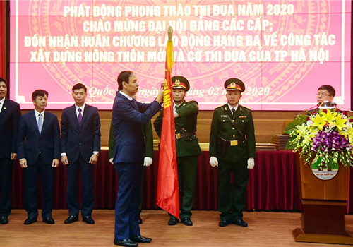 Sáng 14-02, Huyện ủy - HĐND - UBND - Ủy ban Mặt trận Tổ quốc Việt Nam huyện Quốc Oai tổ chức Hội nghị phát động phong trào thi đua chào mừng Đại hội Đảng các cấp và đón nhận Huân chương Lao động hạng Ba về công tác xây dựng nông thôn mới và Cờ thi đua đơn vị xuất sắc của thành phố Hà Nội.