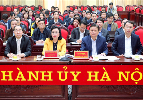 Chiều 19-02, Ban Bảo vệ, chăm sóc sức khỏe cán bộ Trung ương đã tổ chức Hội nghị trực tuyến toàn quốc triển khai nhiệm vụ trọng tâm công tác bảo vệ sức khỏe cán bộ năm 2020 và Quyết định số 215-QĐ/TƯ, ngày 02-01-2020 của Ban Bí thư Trung ương Đảng về chức năng, nhiệm vụ, quyền hạn, tổ chức bộ máy của Ban Bảo vệ, chăm sóc sức khỏe cán bộ Trung ương; dự thảo Hướng dẫn chức năng, nhiệm vụ, tổ chức bộ máy của ban bảo vệ, chăm sóc sức khỏe cán bộ tỉnh, thành phố.