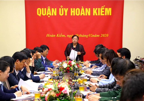 Chiều 19-02, Đoàn công tác số 4 của Ban Thường vụ Thành ủy Hà Nội do Phó Bí thư Thành ủy, Chủ tịch HĐND Thành phố Nguyễn Thị Bích Ngọc làm Trưởng đoàn đã làm việc với Ban Thường vụ Quận ủy Hoàn Kiếm để kiểm tra công tác chuẩn bị, tổ chức Đại hội Đảng các cấp tại Đảng bộ quận Hoàn Kiếm. Cùng dự có đại diện lãnh đạo một số ban Đảng của Thành ủy.