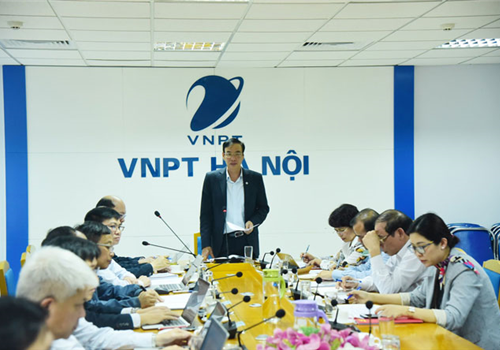 Chiều 24-02, Phó Bí thư Thành ủy Đào Đức Toàn dẫn đầu Đoàn công tác số 5 của Ban Thường vụ Thành ủy Hà Nội làm việc với Đảng ủy VNPT Hà Nội về tình hình, kết quả công tác lãnh đạo, chỉ đạo, hướng dẫn các cấp ủy trực thuộc chuẩn bị tổ chức đại hội đảng bộ các cấp nhiệm kỳ 2020-2025.