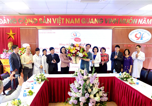 Nhân kỷ niệm 65 năm Ngày Thầy thuốc Việt Nam (27/2/1955-27/2/2020), chiều 25-02, Ủy viên Trung ương Đảng, Phó Bí thư Thường trực Thành ủy Hà Nội Ngô Thị Thanh Hằng đã tới thăm, chúc mừng tập thể cán bộ, bác sĩ, nhân viên Bệnh viện Tim Hà Nội tại cơ sở 2 (đường Võ Chí Công, quận Tây Hồ).