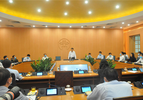 Chiều 23-3, tại trụ sở UBND thành phố Hà Nội, đồng chí Nguyễn Đức Chung, Ủy viên Trung ương Đảng, Phó Bí thư Thành ủy, Chủ tịch UBND thành phố, Trưởng ban Chỉ đạo công tác phòng, chống dịch bệnh viêm đường hô hấp cấp do chủng mới của vi rút corona (Covid-19) thành phố Hà Nội chủ trì cuộc họp trực tuyến của Ban Chỉ đạo. Tham dự cuộc họp có Phó Chủ tịch UBND Thành phố Nguyễn Doãn Toản và lãnh đạo các sở, ngành thành phố và 30 quận, huyện, thị xã. 