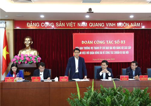Chiều 03-03, Ủy viên Trung ương Đảng, Phó Bí thư Thành ủy, Chủ tịch UBND Thành phố Nguyễn Đức Chung dẫn đầu Đoàn công tác số 3 của Ban Thường vụ Thành ủy Hà Nội làm việc với Ban Thường vụ Quận ủy Đống Đa về công tác chuẩn bị Đại hội Đảng bộ các cấp, nhiệm kỳ 2020-2025.