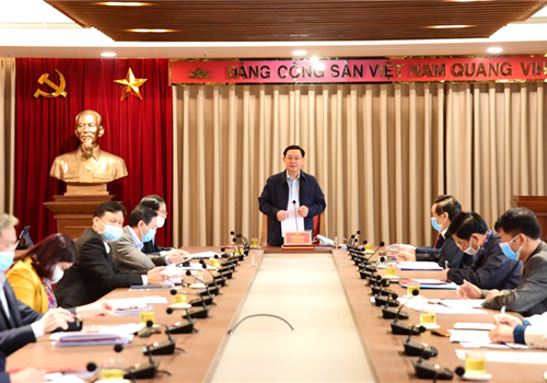 Sáng 14-4, đồng chí Vương Đình Huệ, Ủy viên Bộ Chính trị, Bí thư Thành ủy, Trưởng đoàn đại biểu Quốc hội thành phố Hà Nội làm việc với Ban Nội chính Thành ủy và các cơ quan khối nội chính thành phố về kết quả thực hiện nhiệm vụ thời gian qua; phương hướng, nhiệm vụ trọng tâm thời gian tới.