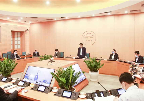 Chiều 08-4, tại trụ sở UBND thành phố Hà Nội, đồng chí Nguyễn Đức Chung, Ủy viên Trung ương Đảng, Phó Bí thư Thành ủy, Chủ tịch UBND Thành phố, Trưởng ban Chỉ đạo công tác phòng, chống dịch bệnh viêm đường hô hấp cấp do chủng mới của vi rút corona (Covid-19) thành phố Hà Nội chủ trì cuộc họp trực tuyến của Ban Chỉ đạo. Tham dự cuộc họp có các đồng chí Phó Chủ tịch UBND Thành phố Ngô Văn Quý, Nguyễn Doãn Toản cùng lãnh đạo các sở, ngành và 30 quận, huyện, thị xã.