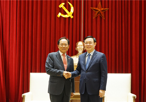 Chiều 21-5, tại trụ sở Thành ủy Hà Nội, Ủy viên Bộ Chính trị, Bí thư Thành ủy, Trưởng đoàn đại biểu Quốc hội thành phố Hà Nội Vương Đình Huệ đã tiếp Đại sứ Hàn Quốc tại Việt Nam Park Noh-wan tới chào xã giao. Cùng dự có Huấn luyện viên trưởng Đội tuyển quốc gia bóng đá nam Việt Nam Park Hang-seo. 