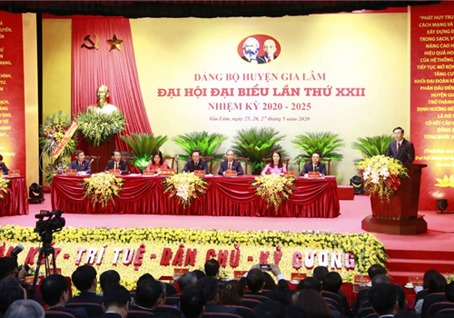Sáng 26-5, Đại hội đại biểu lần thứ XXII Đảng bộ huyện Gia Lâm nhiệm kỳ 2020-2025 chính thức khai mạc. Đây là đại hội đảng bộ cấp trên cơ sở đầu tiên và cũng là một trong ba đại hội điểm của Đảng bộ thành phố Hà Nội. Tới dự có các đồng chí: Ủy viên Bộ Chính trị, Bí thư Thành ủy, Trưởng đoàn đại biểu Quốc hội thành phố Hà Nội Vương Đình Huệ; Ủy viên Trung ương Đảng, Phó Bí thư Thường trực Thành ủy Ngô Thị Thanh Hằng; Phó Bí thư Thành ủy Đào Đức Toàn
