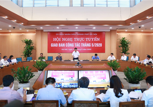 Sáng 29-5, Ủy viên Trung ương Đảng, Phó Bí thư Thành ủy, Chủ tịch UBND thành phố Hà Nội Nguyễn Đức Chung chủ trì Hội nghị giao ban trực tuyến công tác tháng 5 và 5 tháng đầu năm 2020 của UBND thành phố.