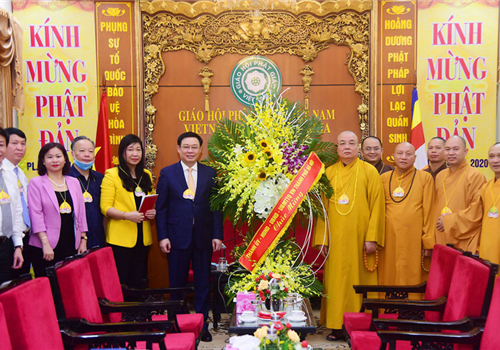 Chiều 04-5, nhân Đại lễ Phật đản 2020 - Phật lịch 2564, đồng chí Vương Đình Huệ, Ủy viên Bộ Chính trị, Bí thư Thành ủy, Trưởng đoàn đại biểu Quốc hội thành phố Hà Nội đã đến thăm, chúc mừng Trung ương Giáo hội Phật giáo Việt Nam tại chùa Quán Sứ và Giáo hội Phật giáo Việt Nam thành phố Hà Nội tại chùa Bà Đá.